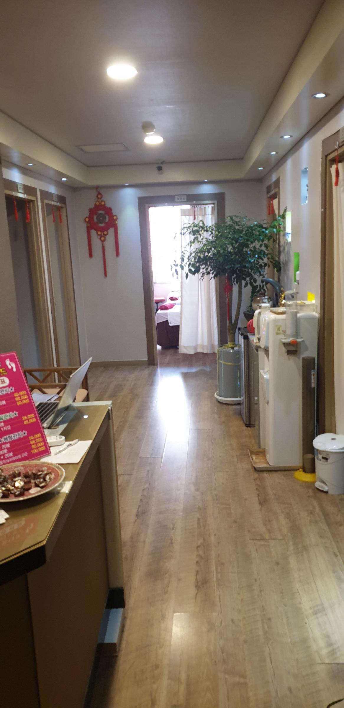 아름다운 바디 풋 중국 건전업소  中国传统式推拿按摩店
